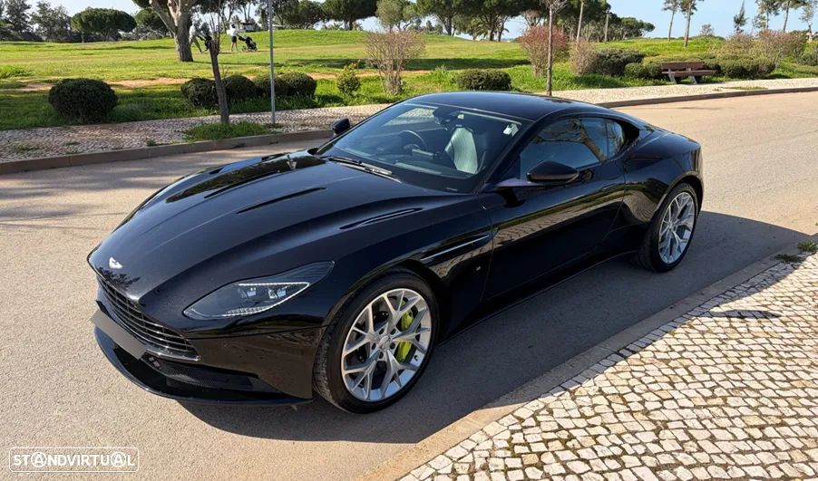 Aston Martin DB11 Coupé V12 Auto - 6
