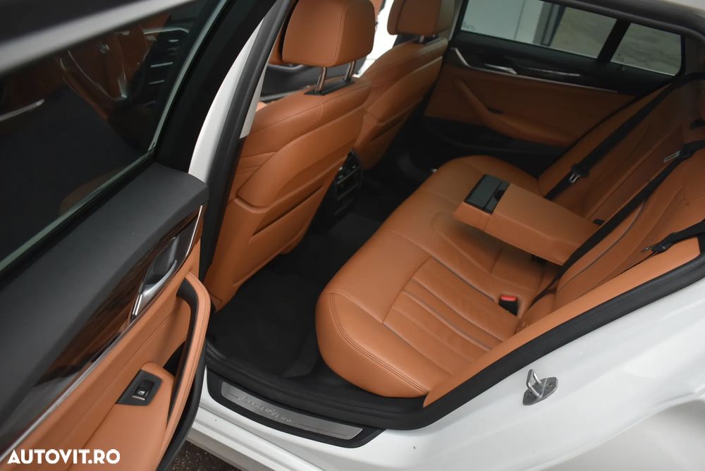 BMW Seria 5 520d xDrive Touring Aut. Luxury Line - 9