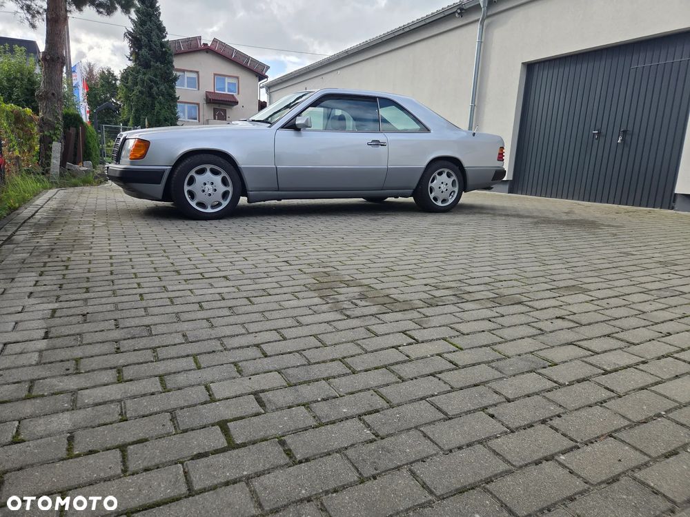 Mercedes-Benz W124