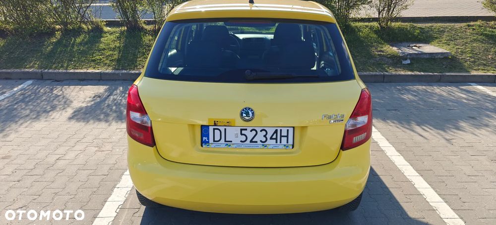Skoda Fabia 1.2 HTP Ambiente - 2