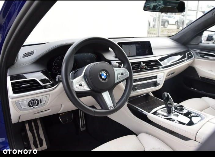 BMW Seria 7 M760Li xDrive - 16