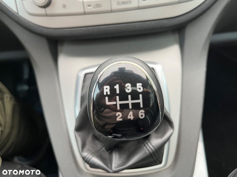 Ford Kuga 2.0 TDCi 4x4 Titanium - 14