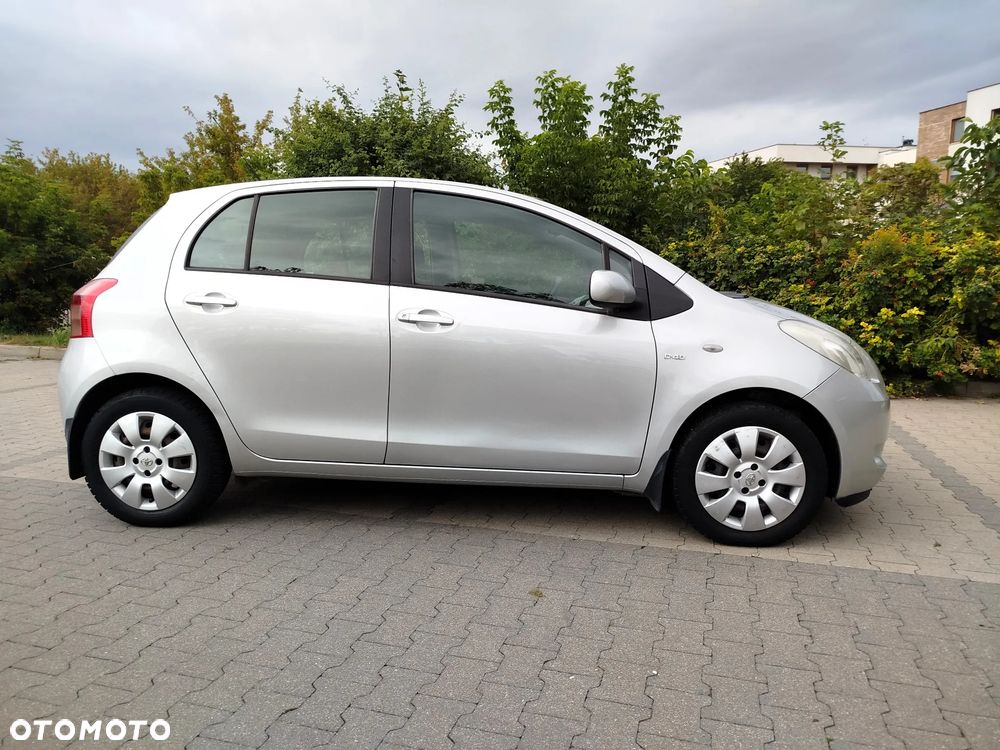 Toyota Yaris - 4