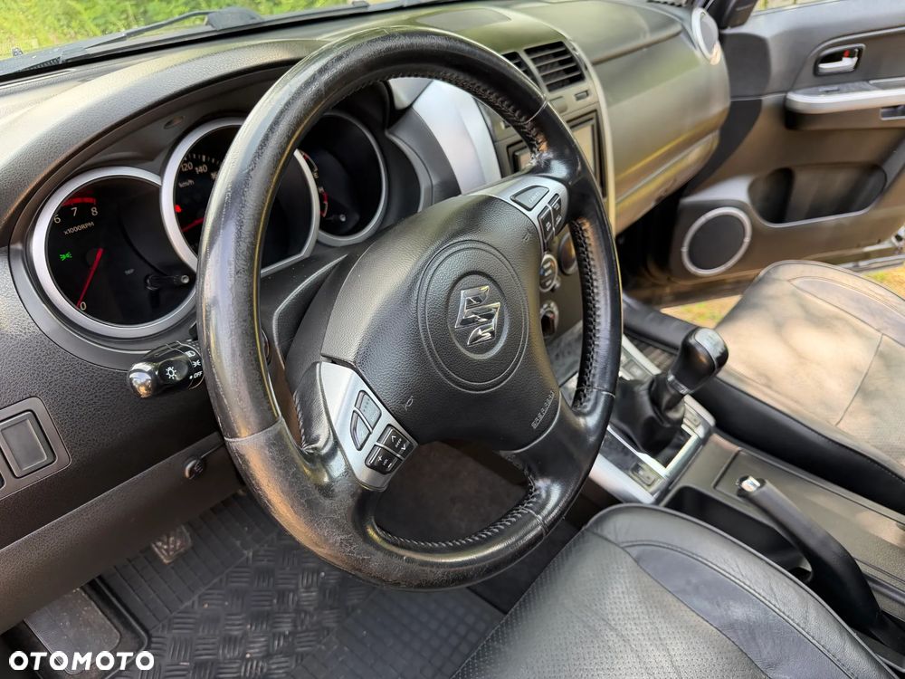 Suzuki Grand Vitara 2.4 De Luxe - 1