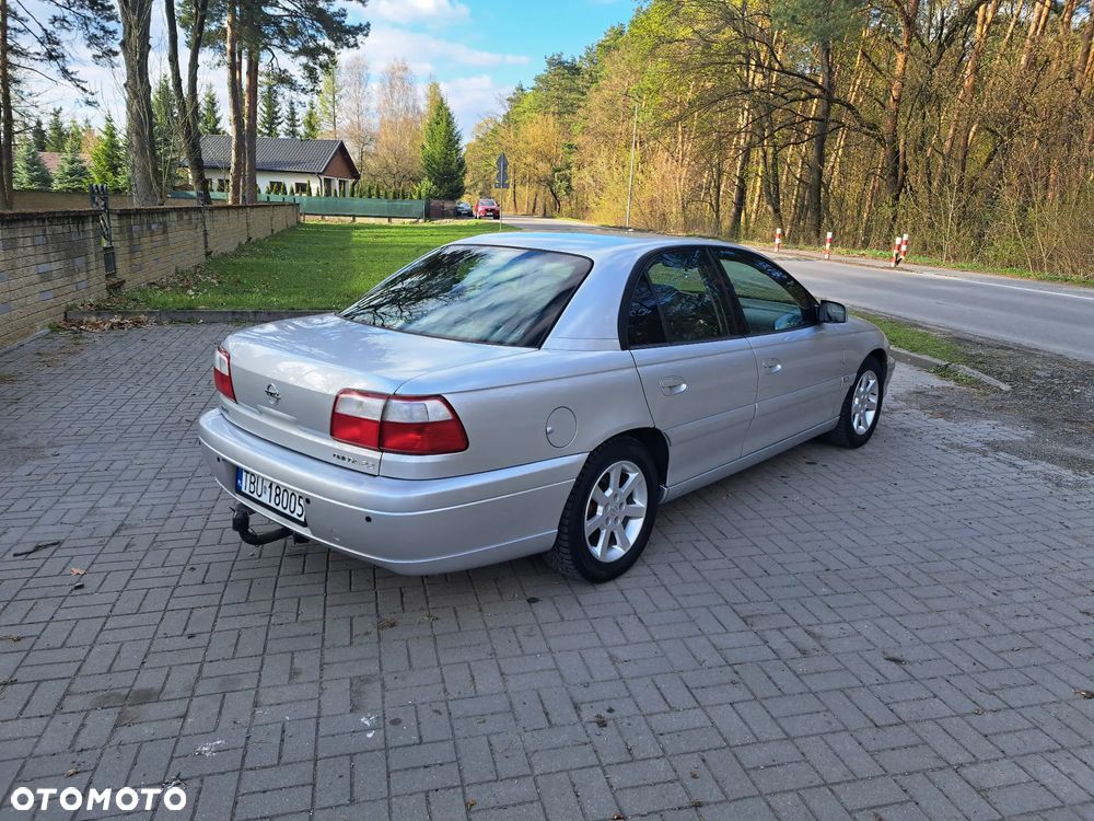 Opel Omega 2.2 Elegance - 25