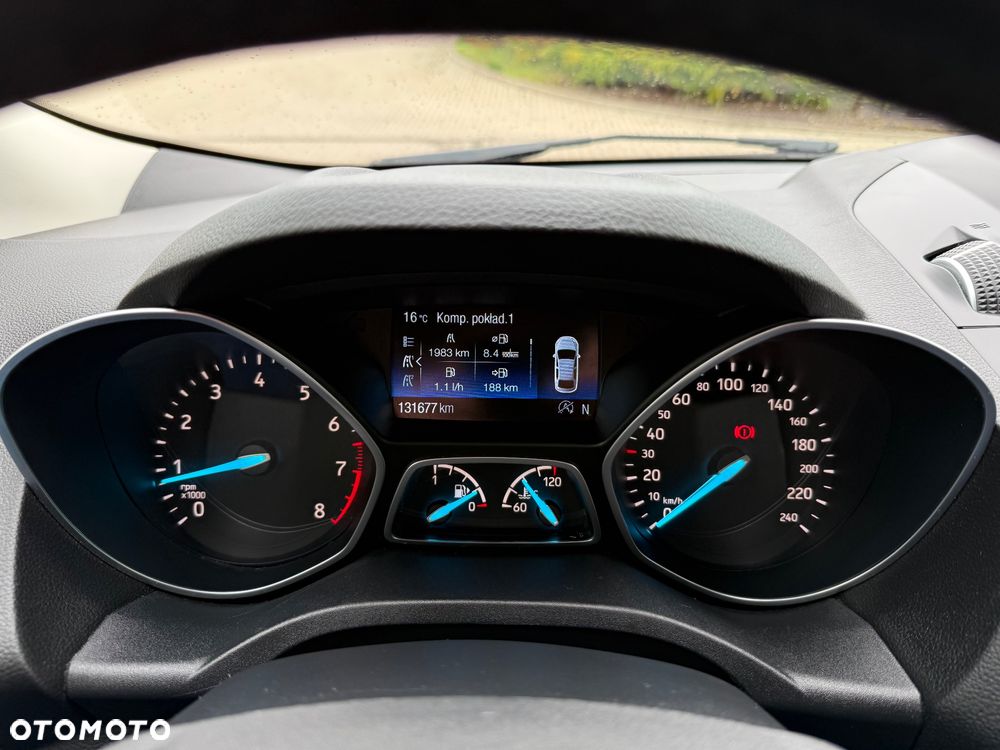 Ford Kuga 1.5 EcoBoost 2x4 Titanium - 24