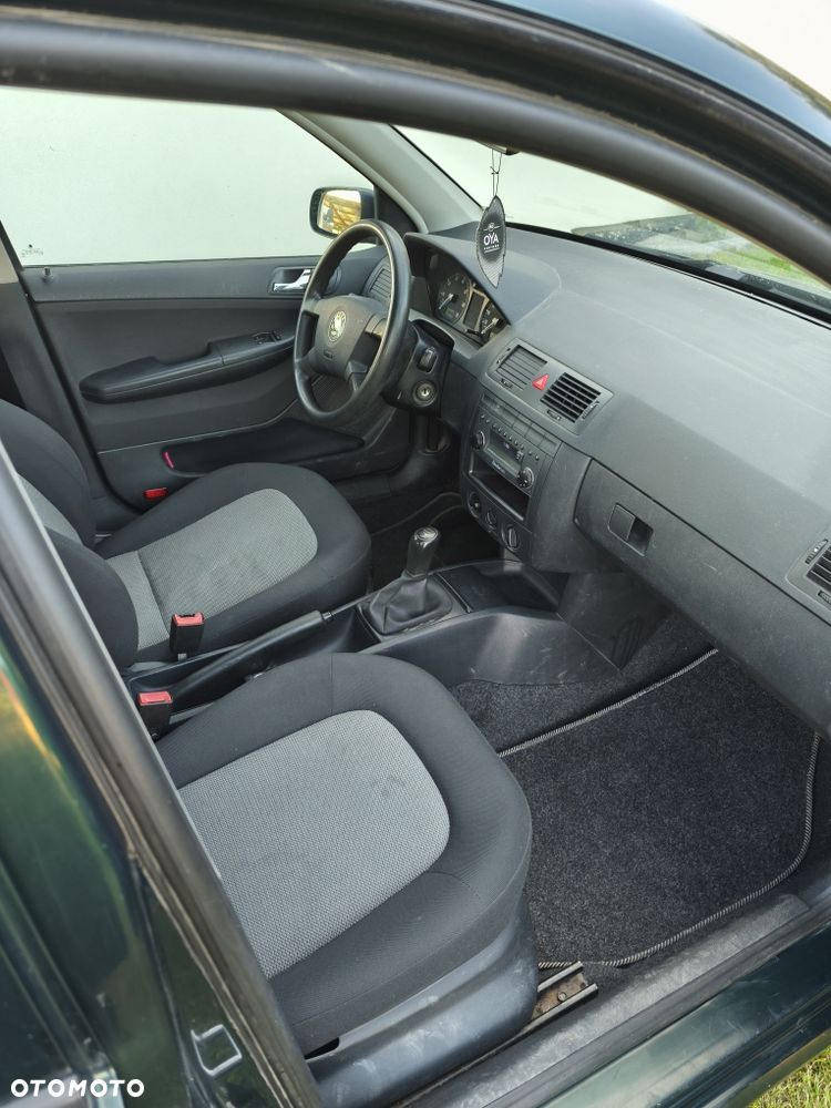 Skoda Fabia - 4