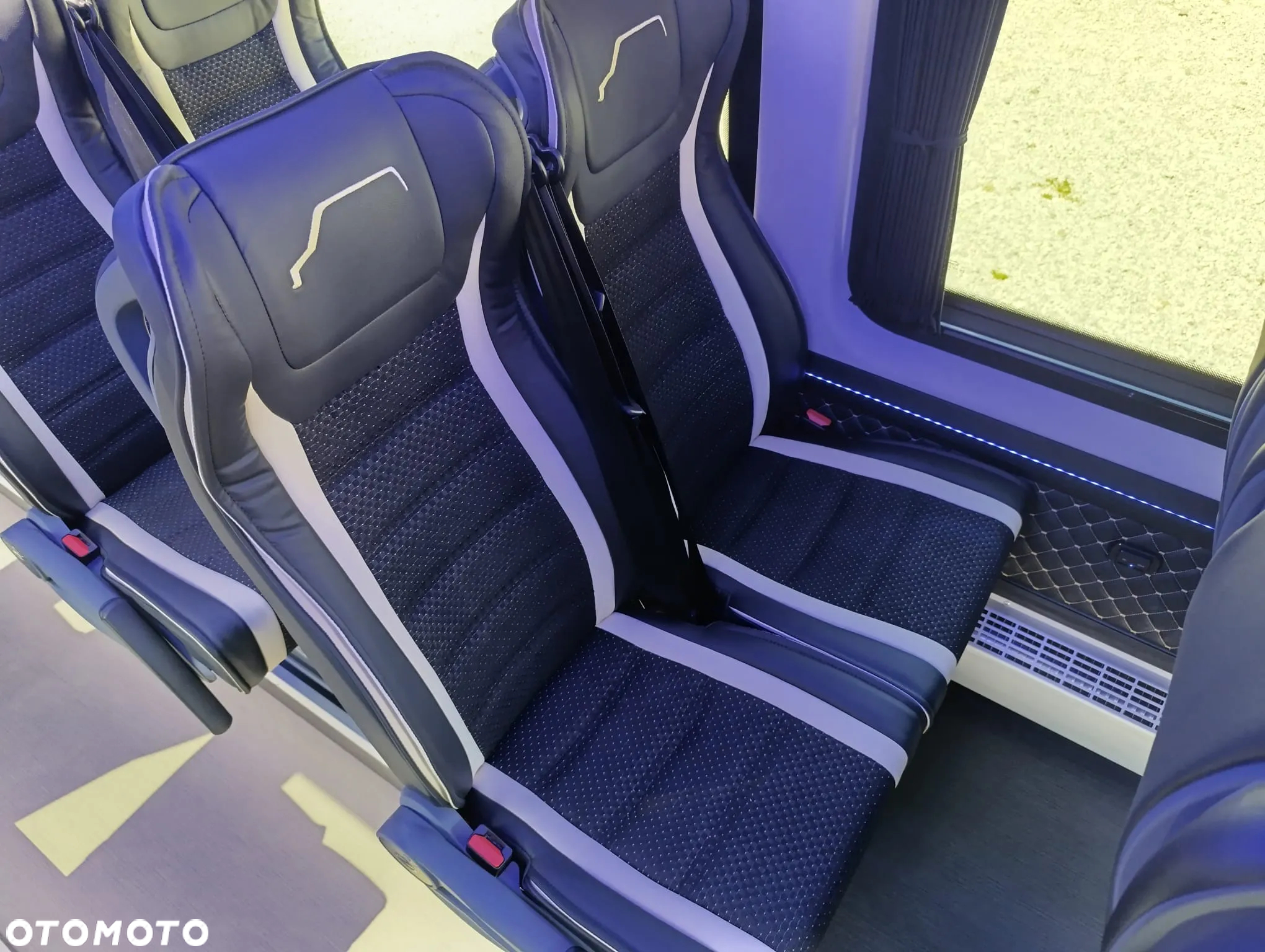 Mercedes-Benz Sprinter 517 - 22