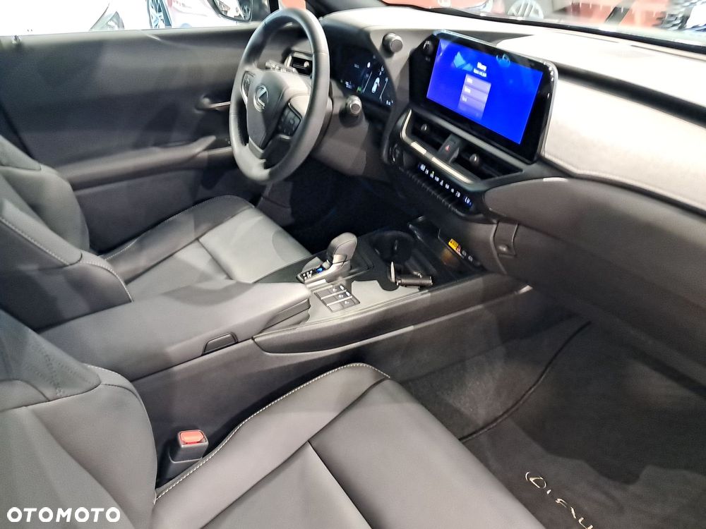 Lexus UX - 9