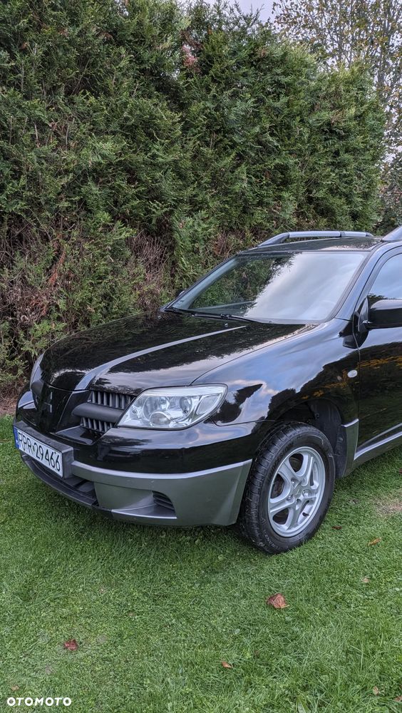 Mitsubishi Outlander 2.0 Intense DAKAR - 11