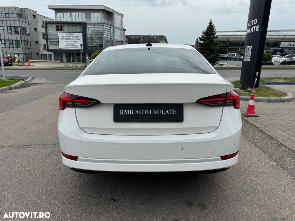 Skoda Octavia 2.0 TDI STYLE DSG - 17