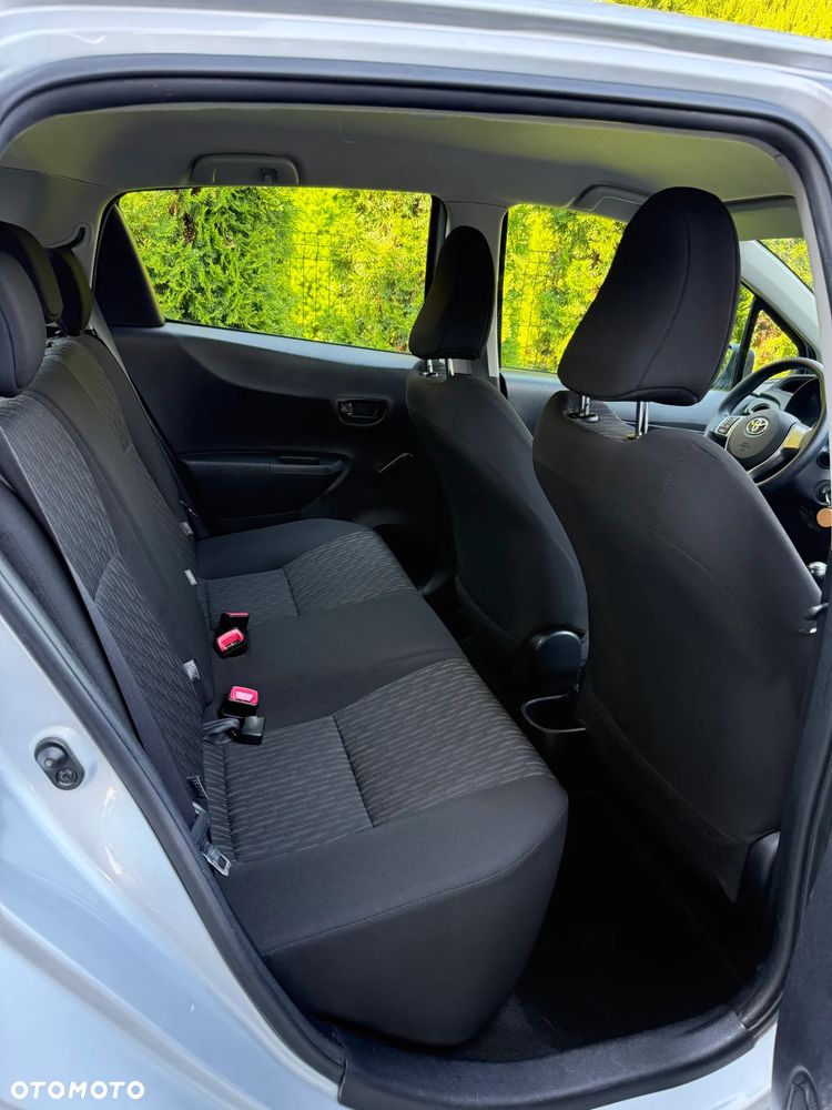 Toyota Yaris 1.0 VVT-i - 10