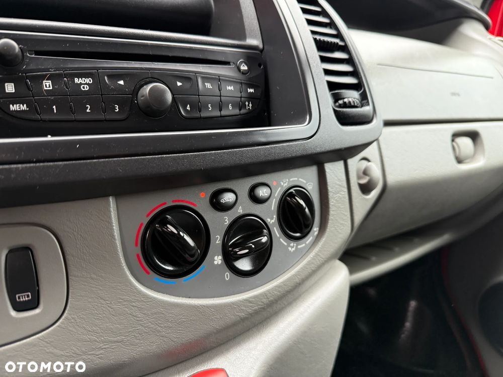 Renault Trafic 2.0 Diesel Klimatyzacja 3 Osobowy Gwarnacja Kredyt - 30