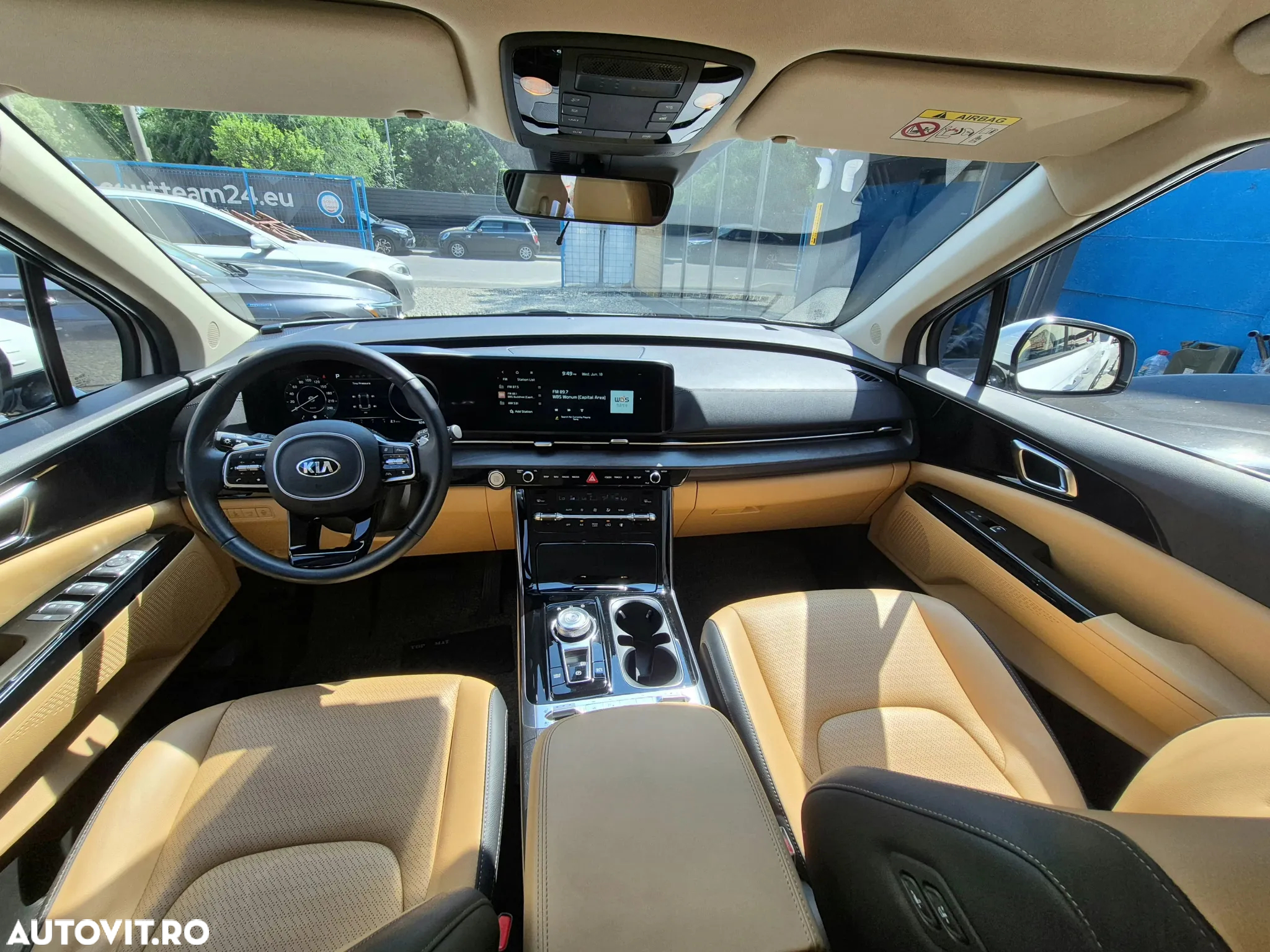 Kia Carnival - 22