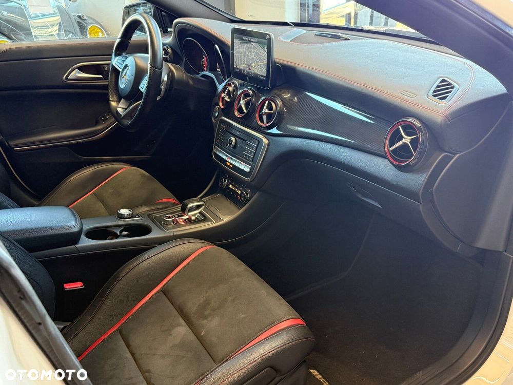 Mercedes-Benz CLA - 17