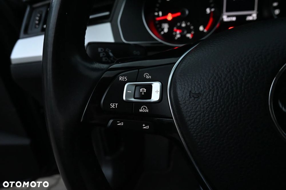 Volkswagen Passat 2.0 TDI SCR DSG Elegance - 36