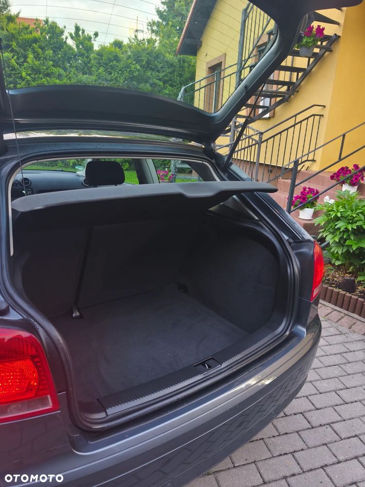 Audi A3 3-drzwiowe 1.6 Ambiente - 15