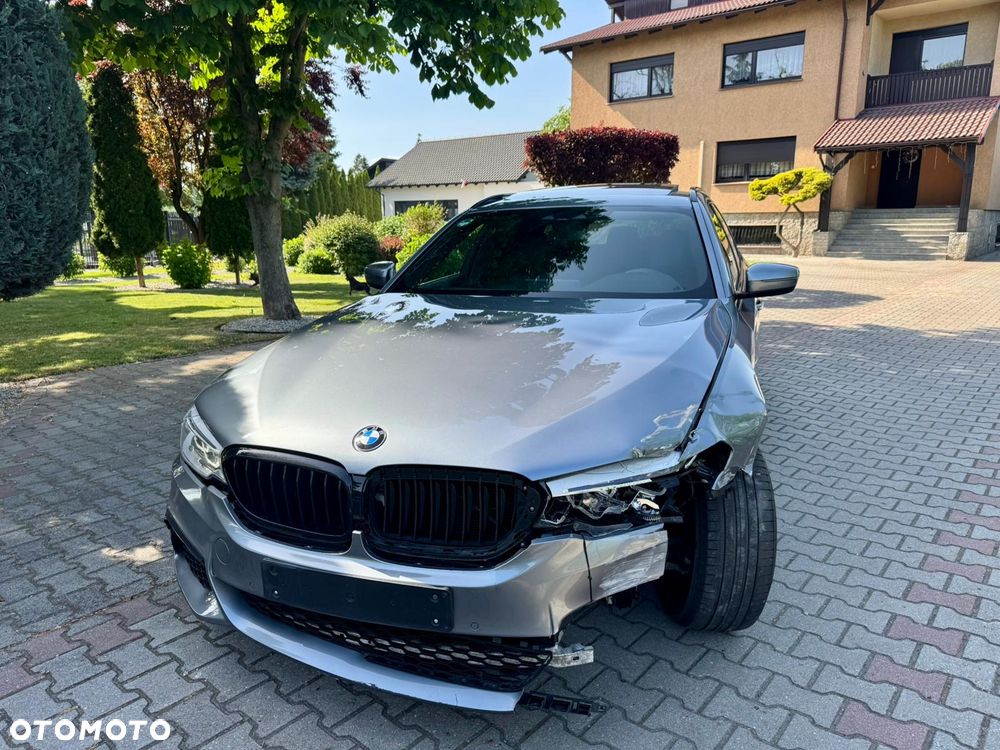 BMW Seria 5 520d M Sport - 8