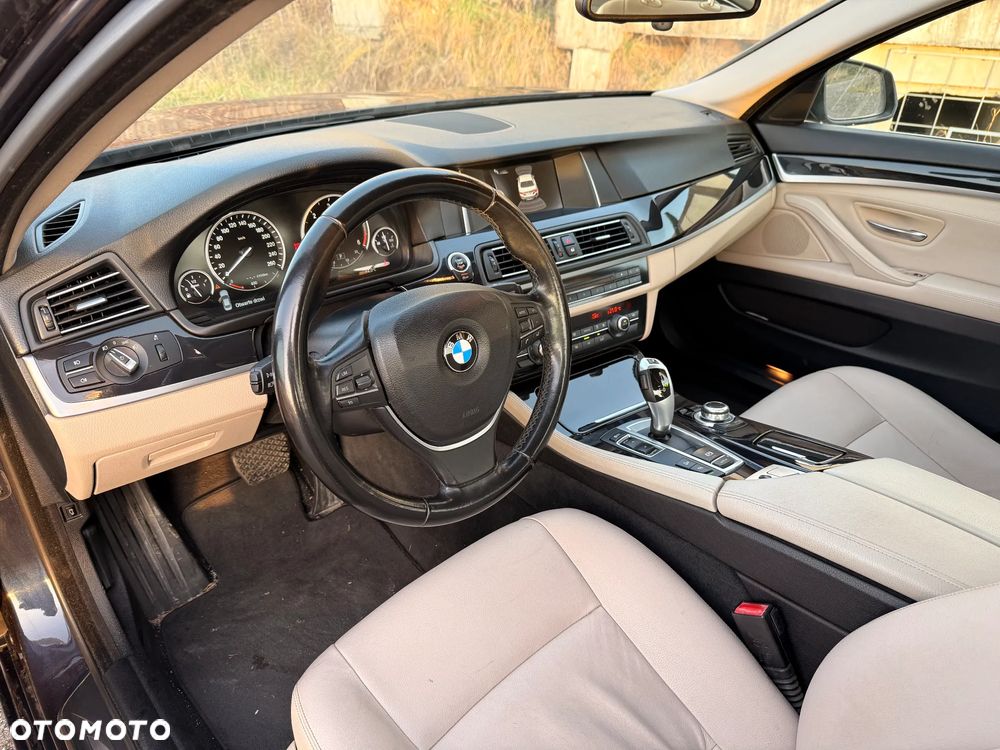 BMW Seria 5 525d - 9