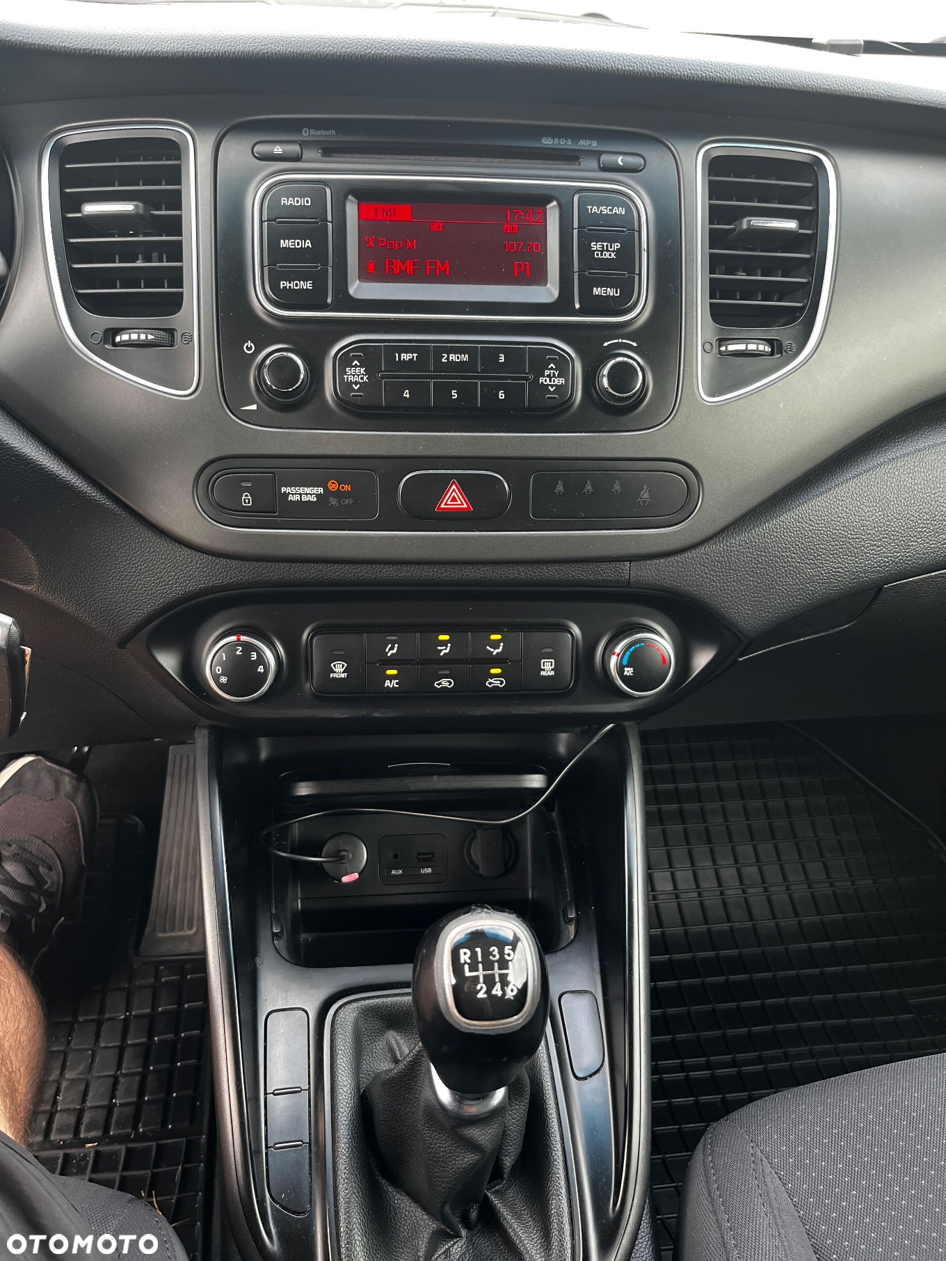 Kia Carens 1.7 CRDi S - 12