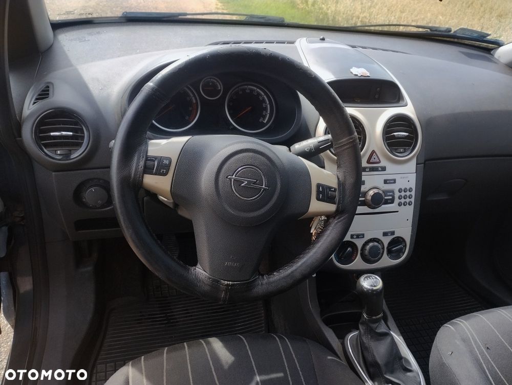 Opel Corsa - 8