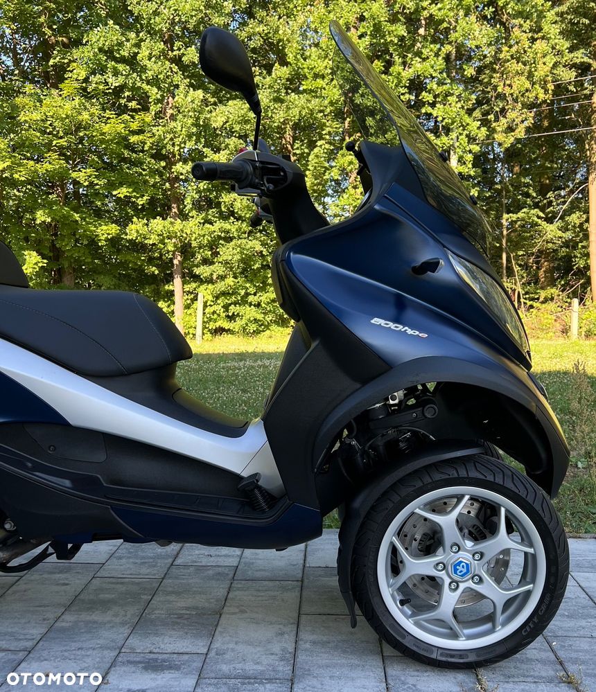 Piaggio MP-3 - 10
