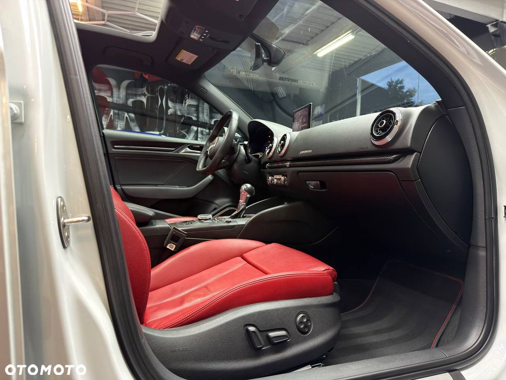 Audi S3 S tronic - 32