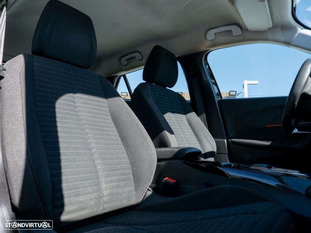 Peugeot e-2008 50 kWh Active - 19