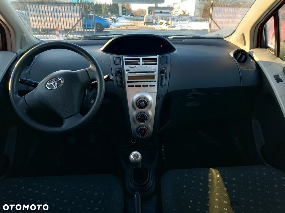 Toyota Yaris 1.3 Luna - 17