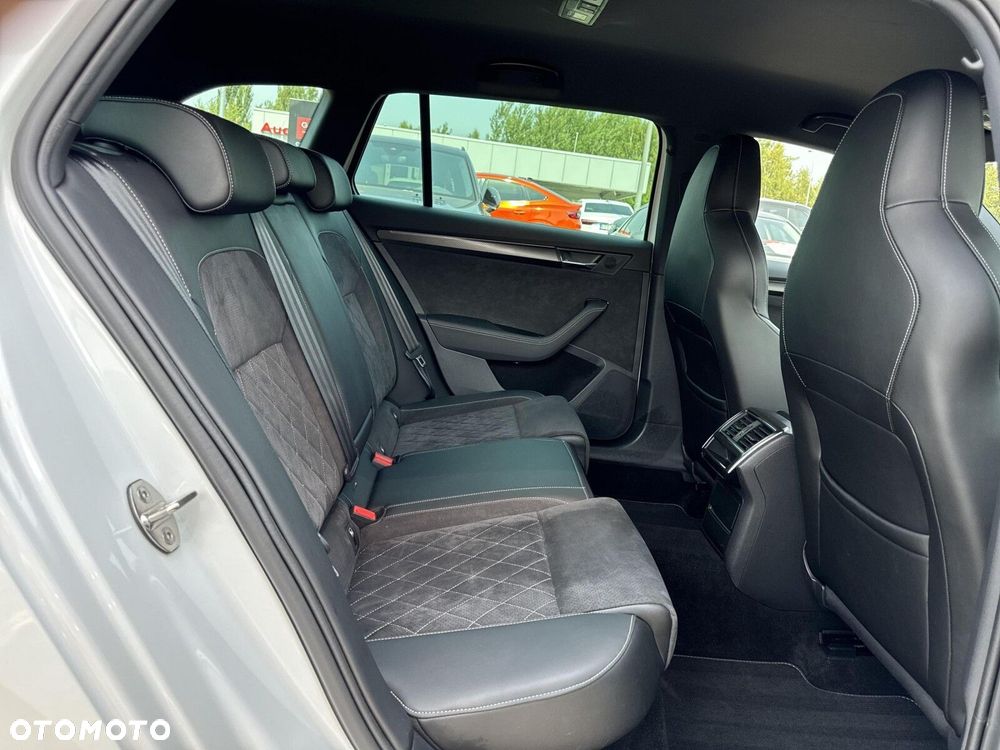 Skoda Superb 2.0 TDI SCR 4x4 Sportline DSG - 14