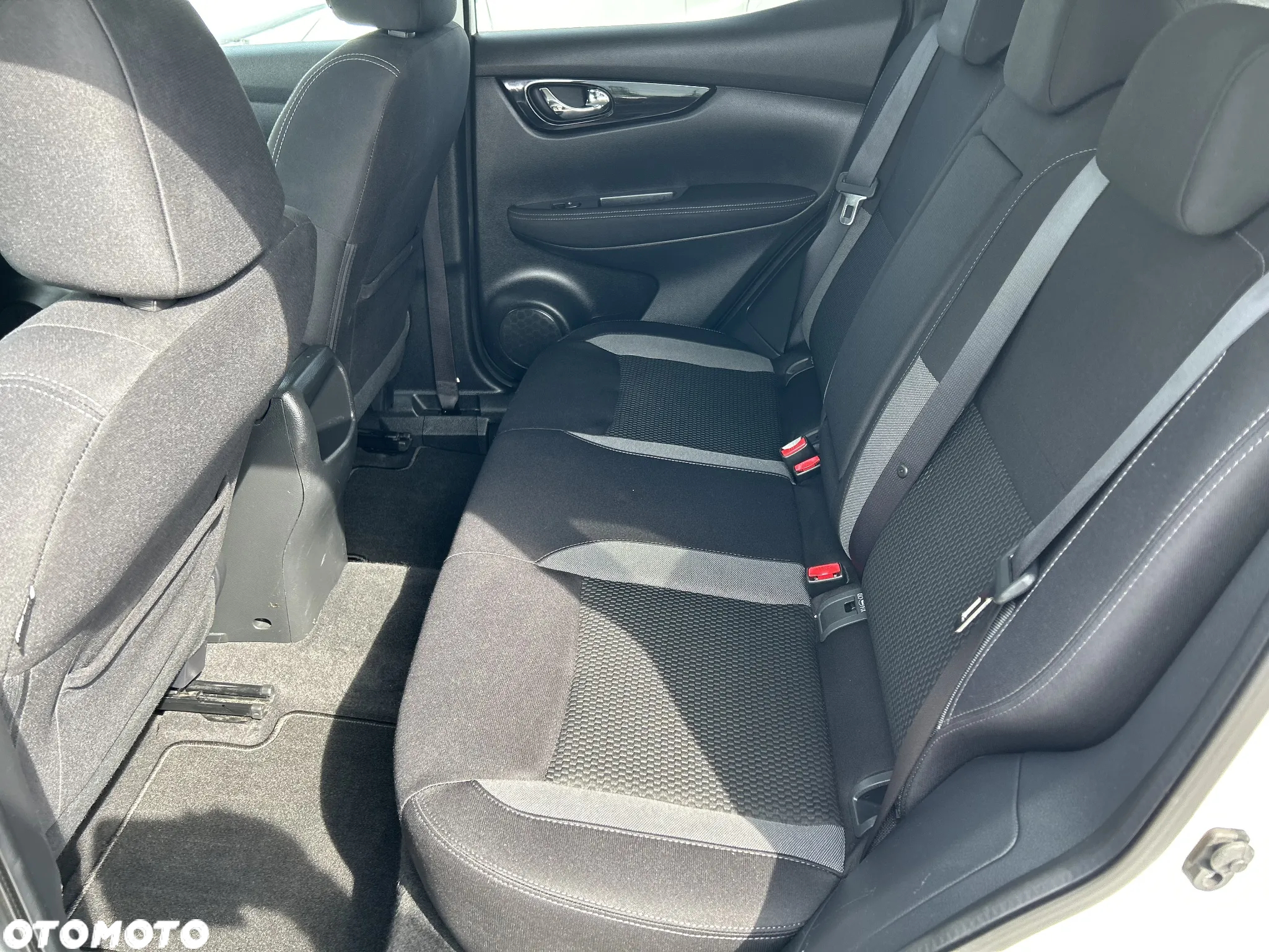 Nissan Qashqai 1.2 DIG-T N-Vision - 15
