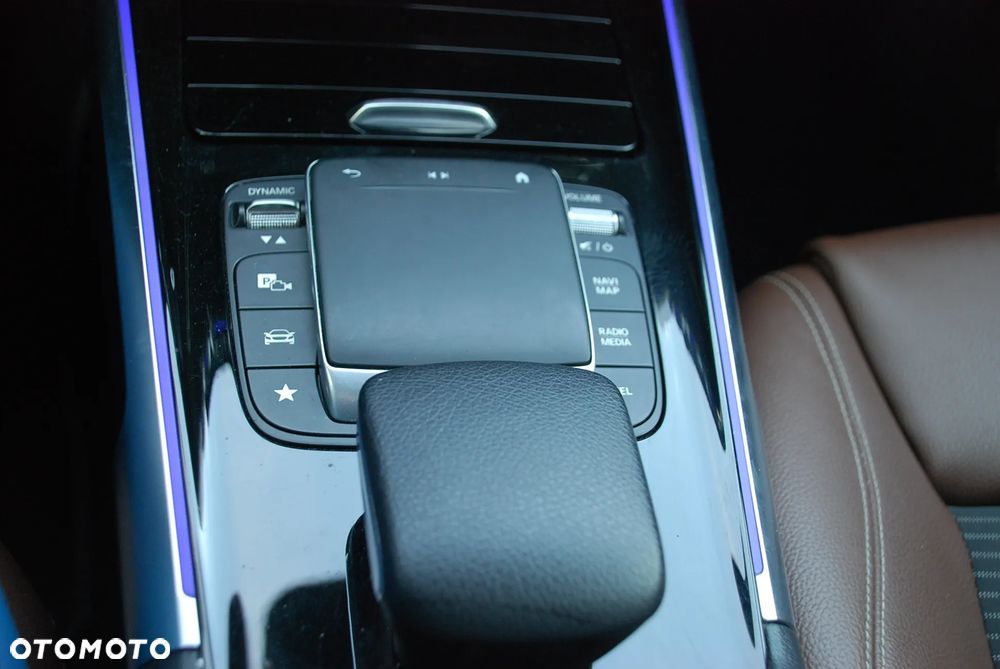 Mercedes-Benz GLB 200 d 8G-DCT Progressive - 24