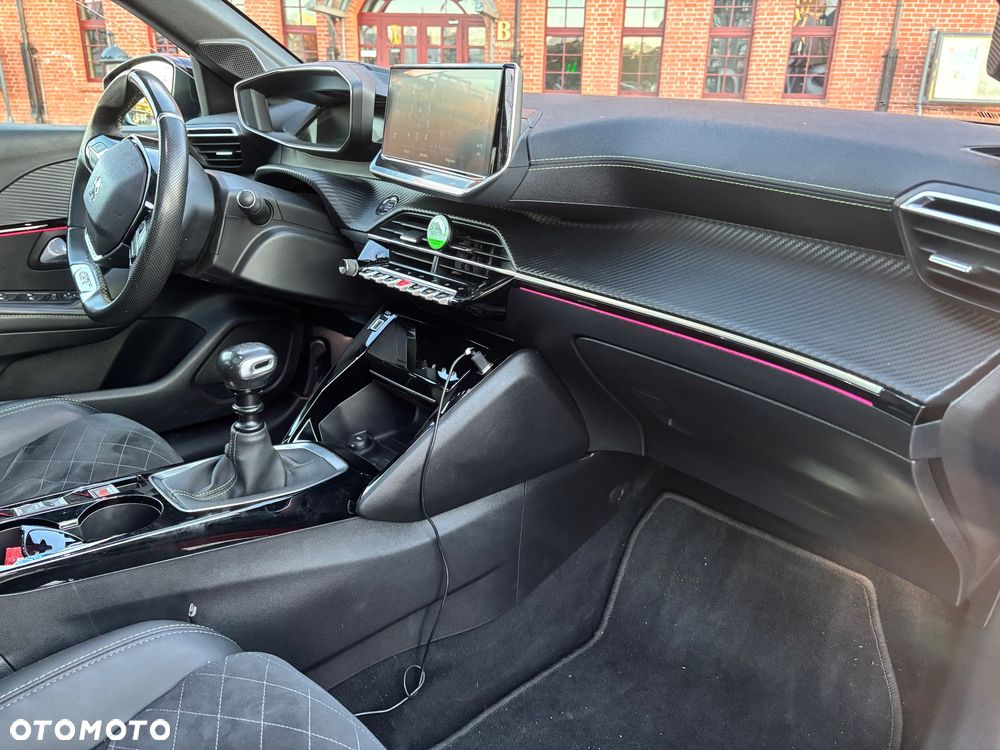 Peugeot 208 1.2 PureTech GT S&S - 32