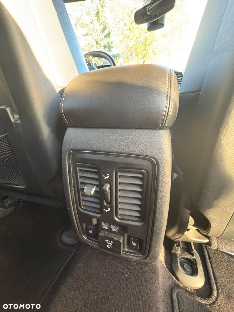 Jeep Grand Cherokee - 25