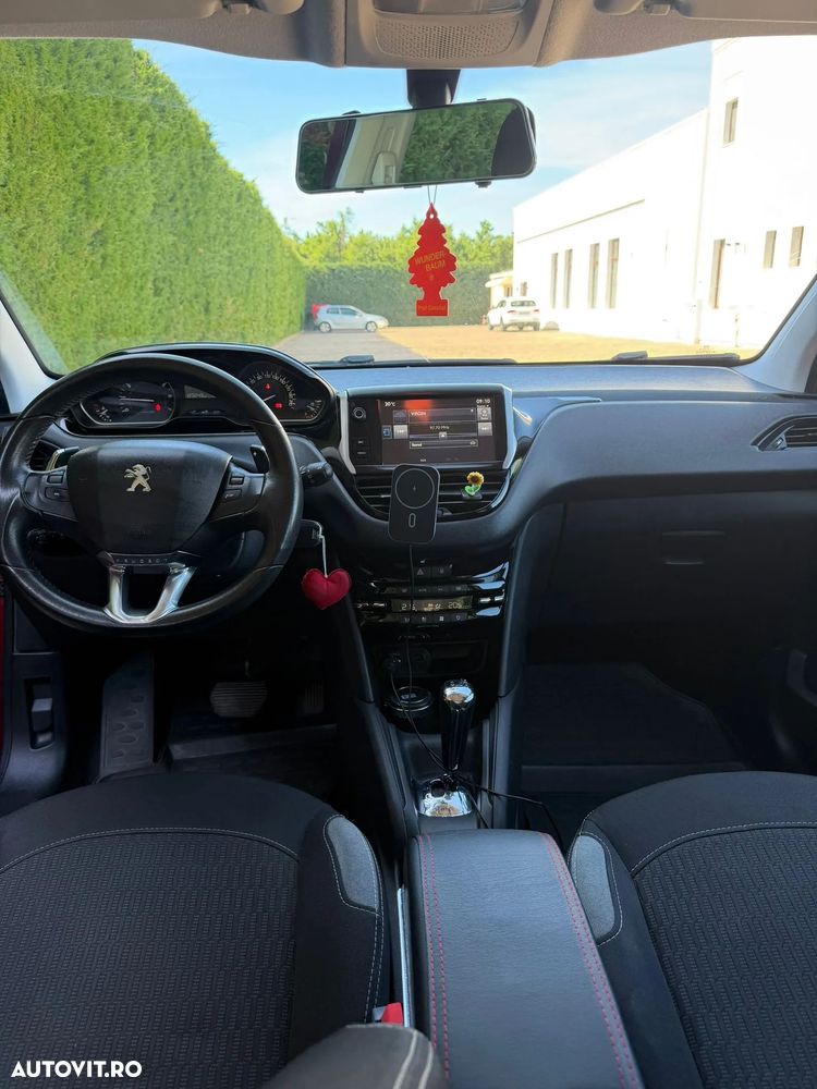 Peugeot 208 - 23