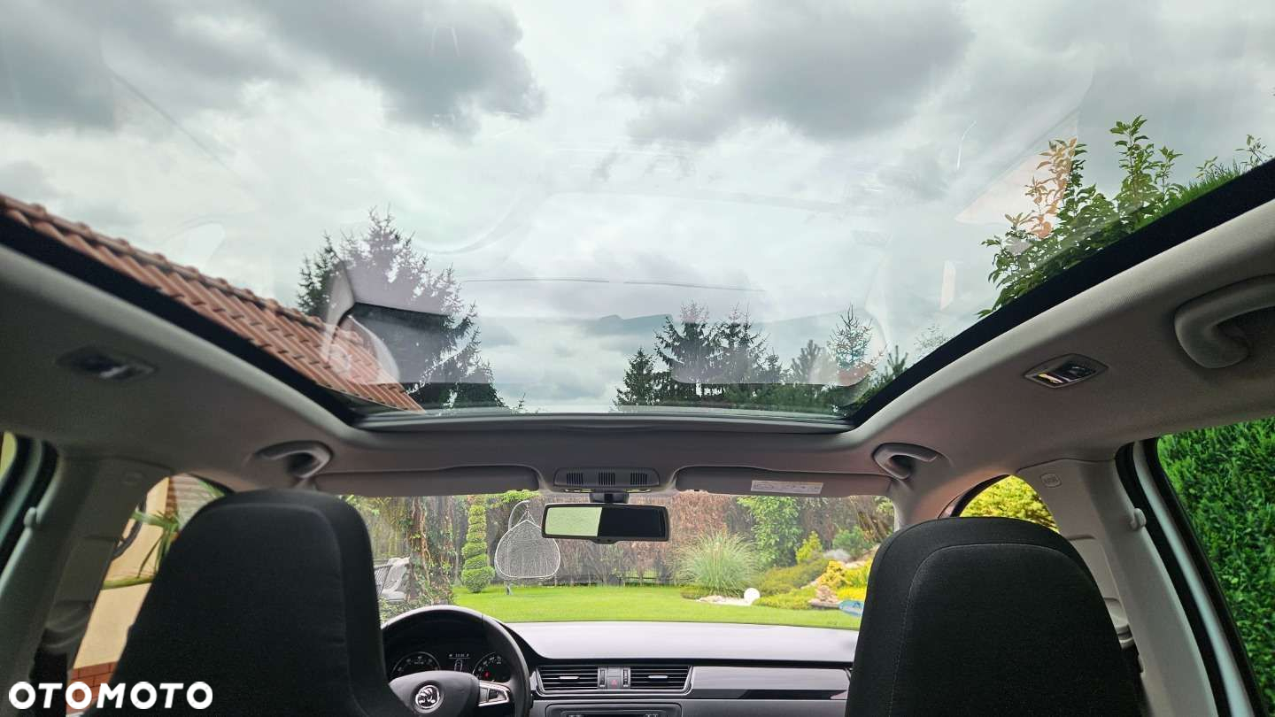Skoda RAPID Spaceback 1.4 TSI DSG Edition - 22