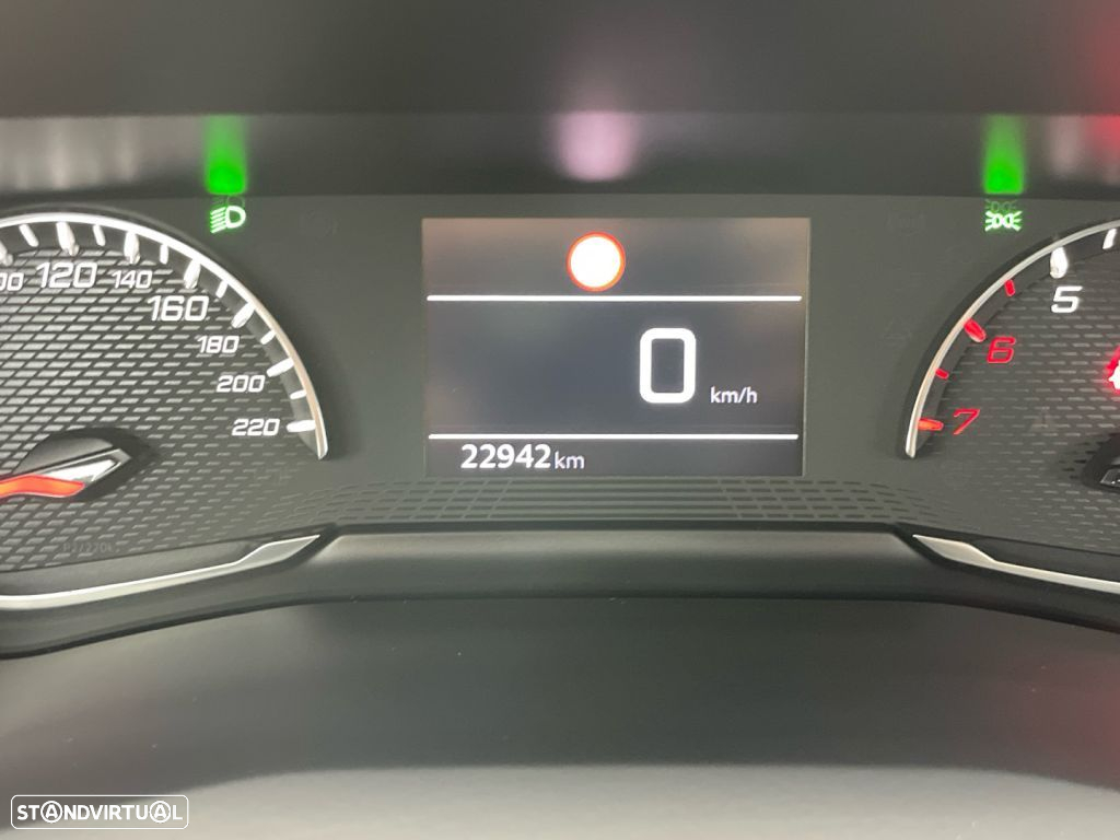 Peugeot 2008 1.2 PureTech Active Pack - 9