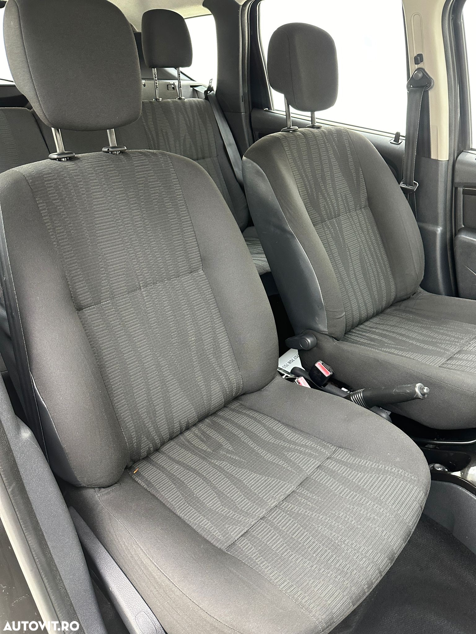 Dacia Duster 1.6 4x2 Laureate - 12