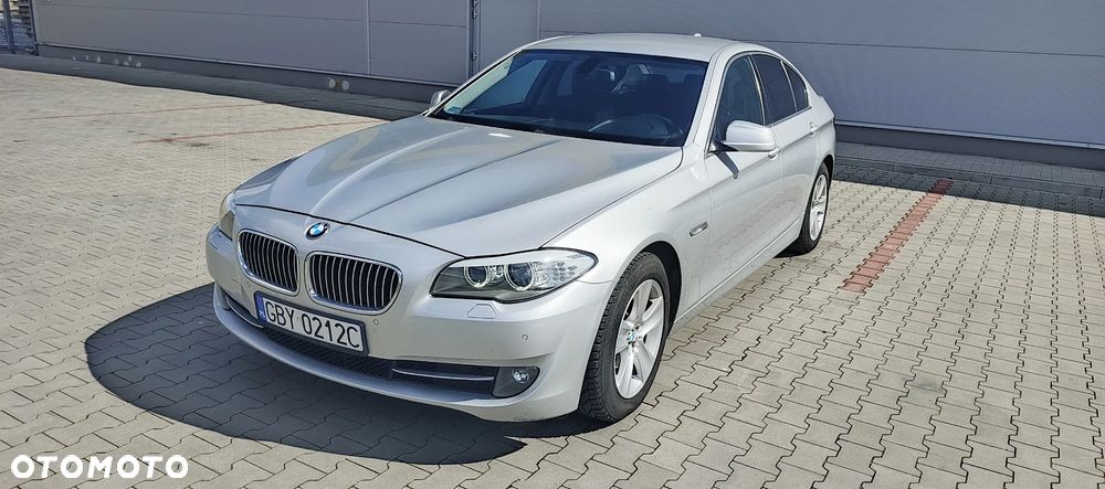 BMW Seria 5 520i - 4