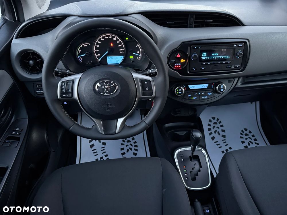 Toyota Yaris Hybrid 100 Active - 4