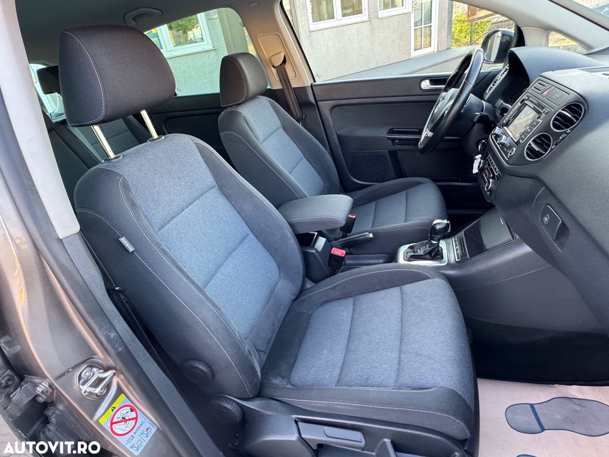 Volkswagen Golf 1.6 TDI DPF DSG MATCH - 27