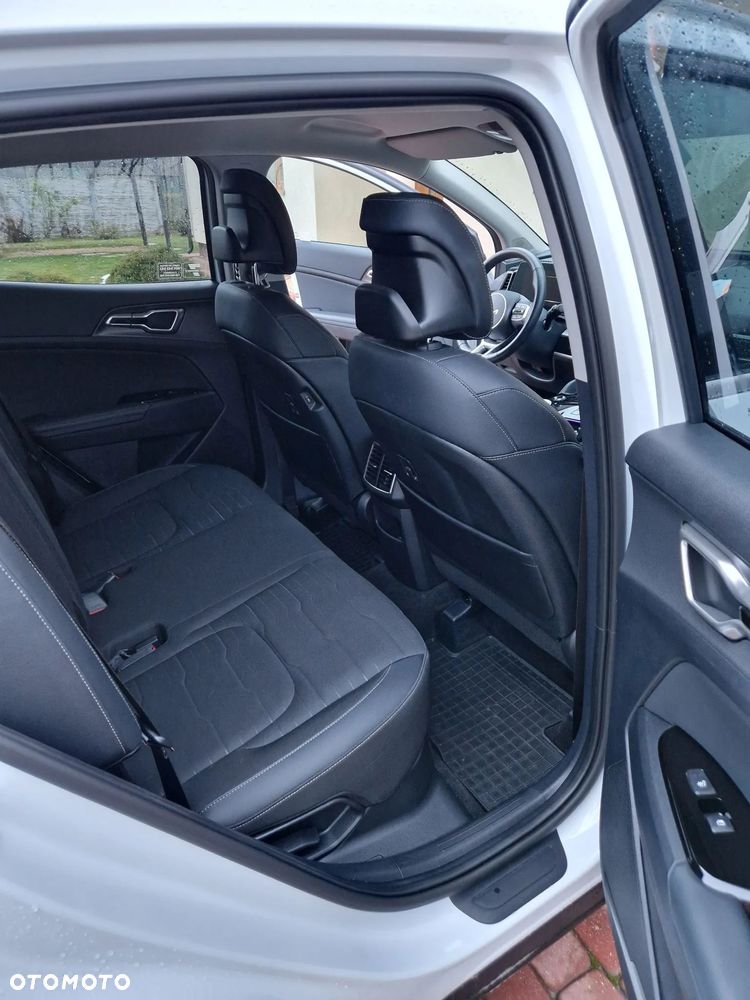 Kia Sportage 1.6 T-GDI HEV Business Line 2WD - 5
