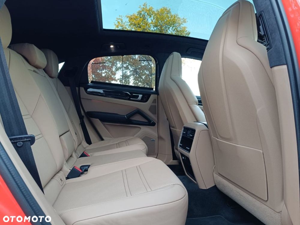 Porsche Cayenne - 36