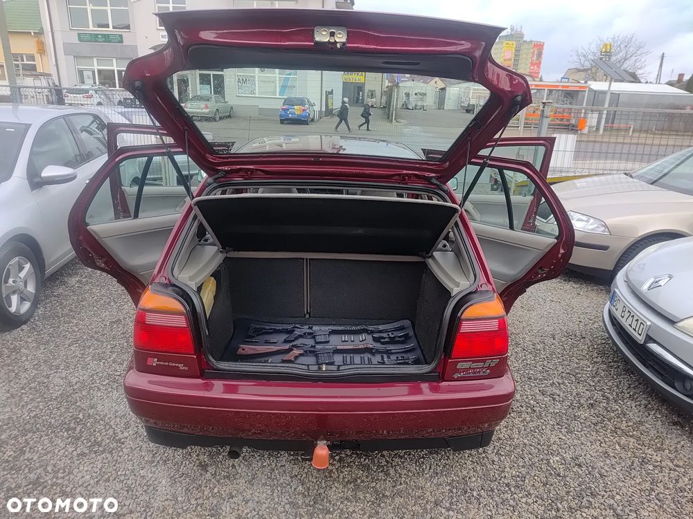 Volkswagen Golf 1.8 - 19