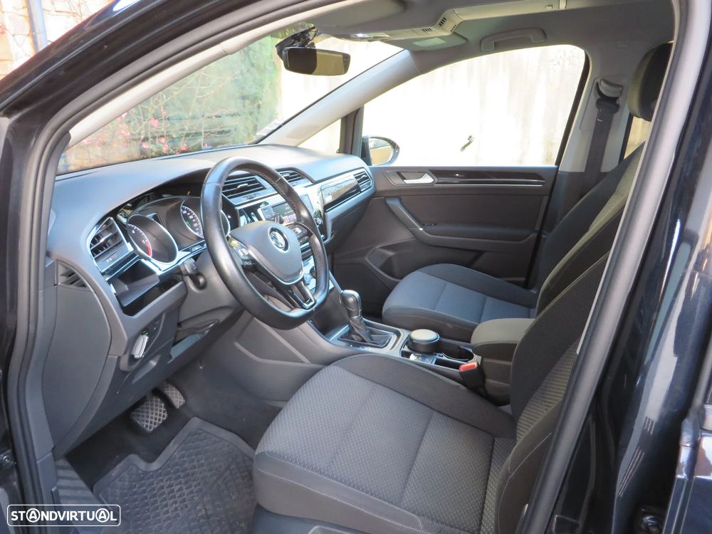 VW Touran 1.6 TDI Confortline DSG - 12