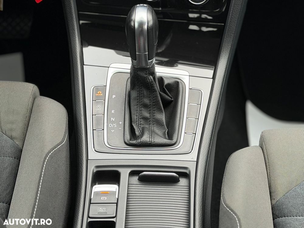 Volkswagen Golf - 12