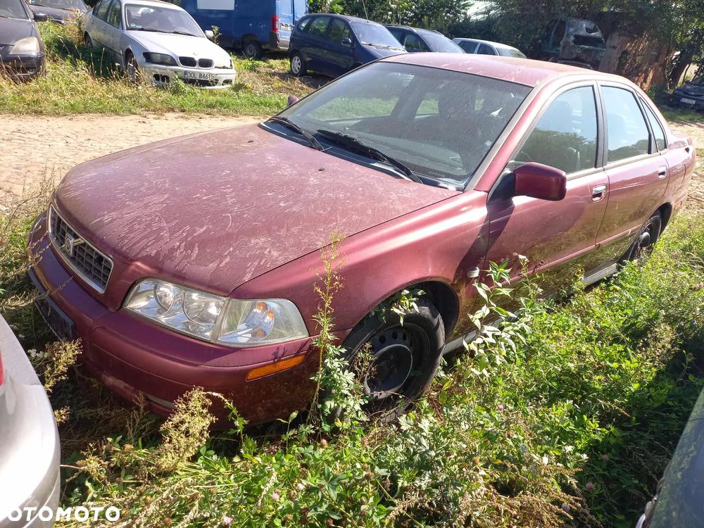 Części Volvo  S40 1.6 benzyna  sedan  5 - drzwi - 1