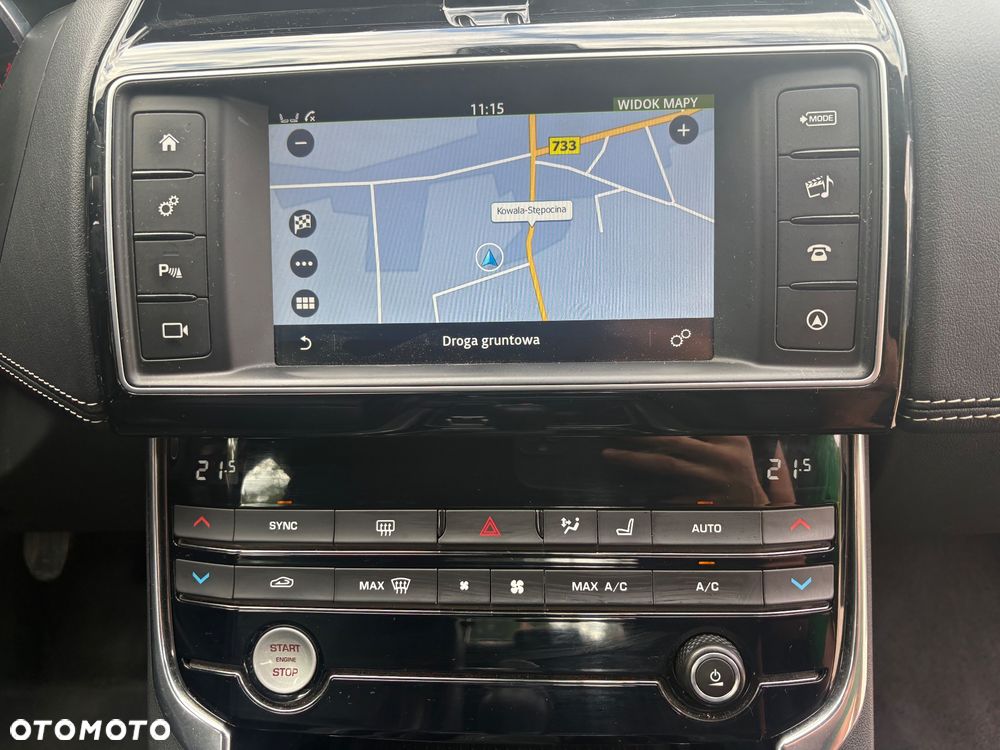 Jaguar XE 2.0 D R-Sport - 19