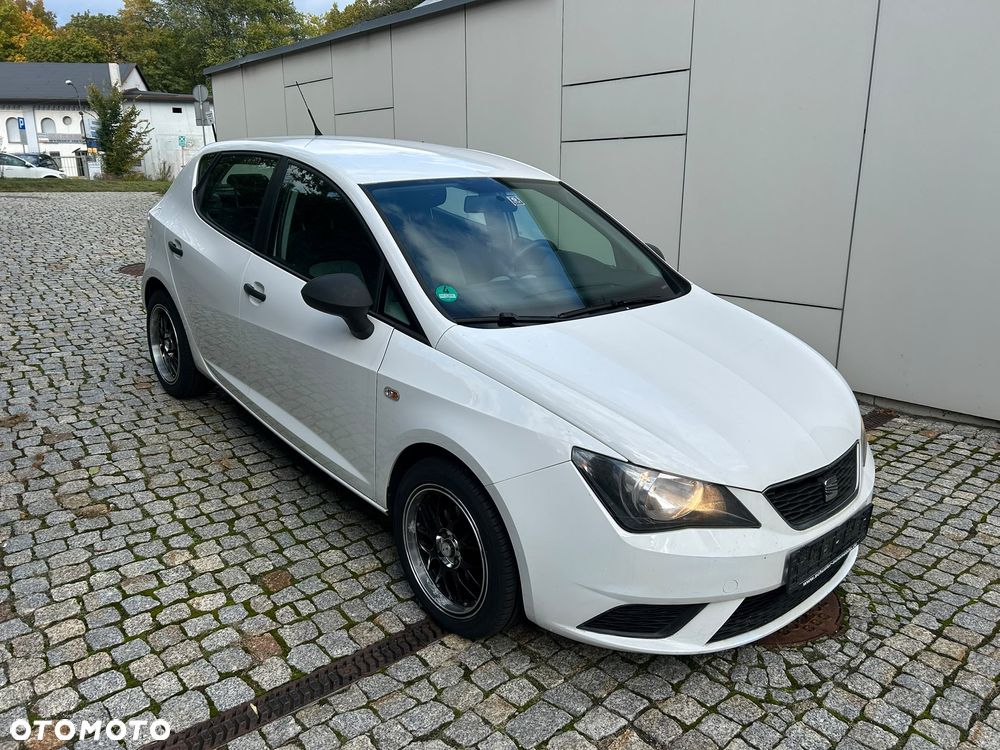 Seat Ibiza 2013 photo 2
