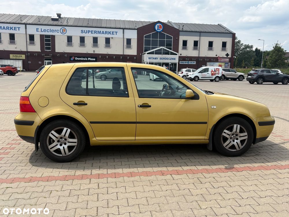 Volkswagen Golf - 4